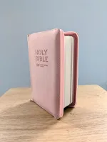 Anglais, Bible NIV, caractères élargis, moyen format, rose pastel, fermeture éclair - NIV Larger...